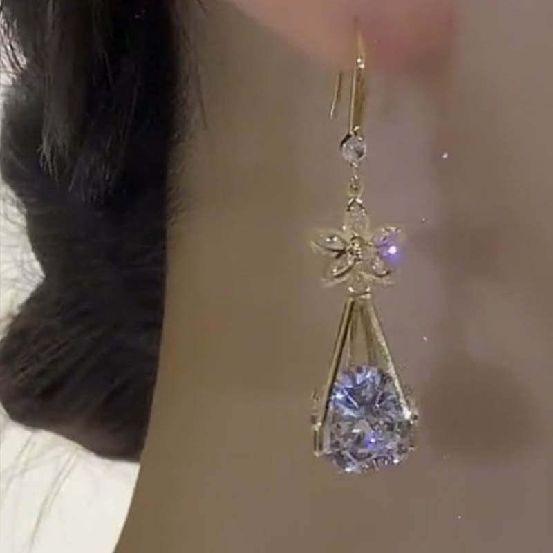 精緻鋯石花朵耳環