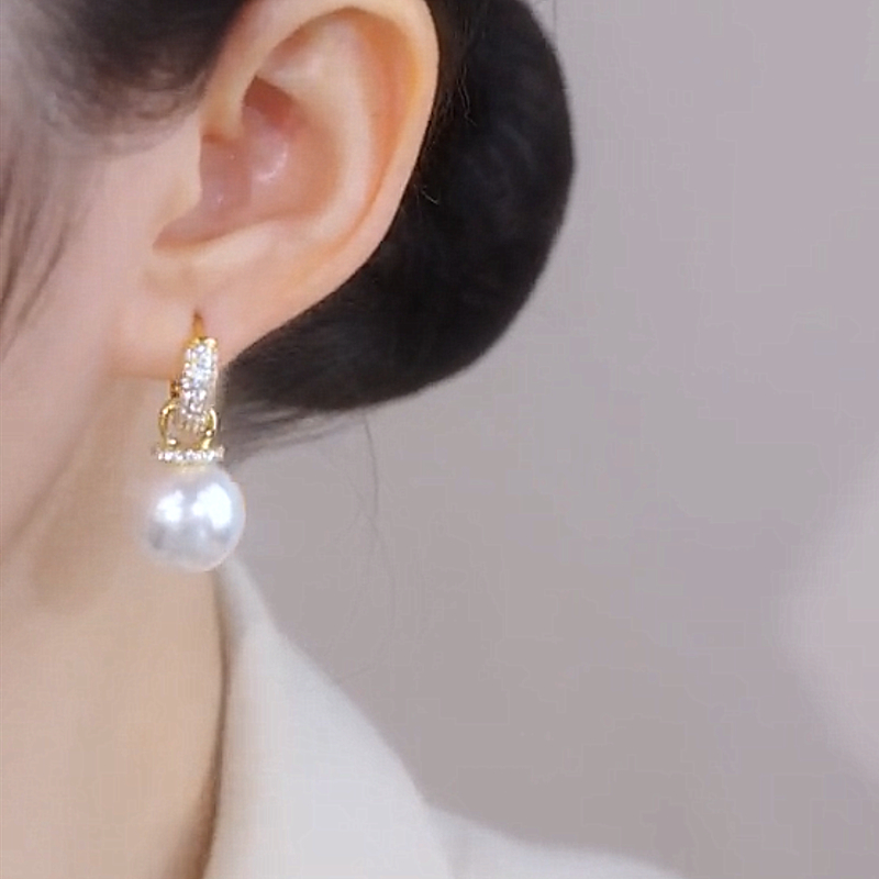 精緻微鑲珍珠鋯石耳環