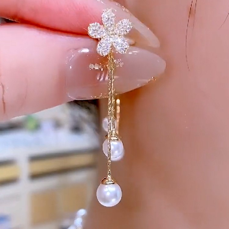 微鑲鋯石花朵流蘇耳環