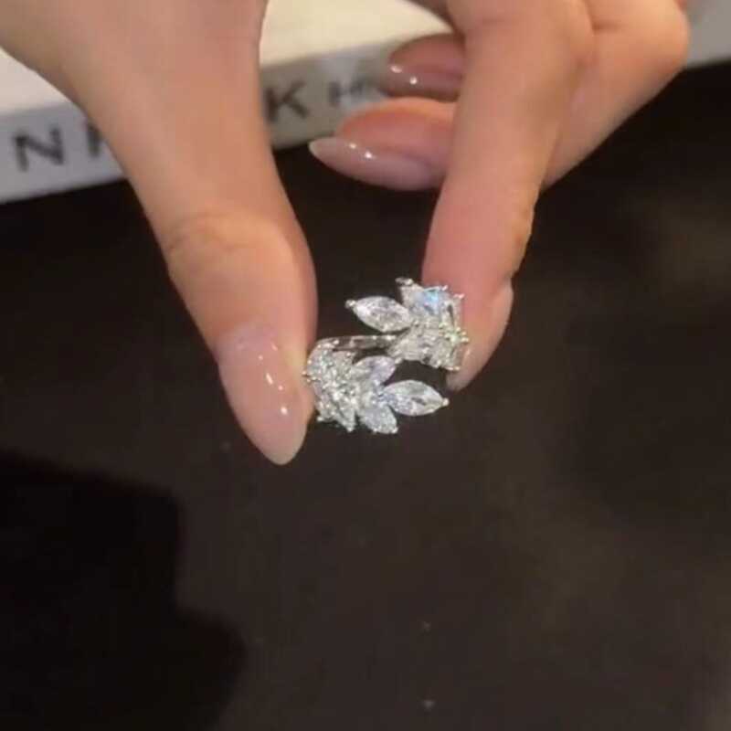 超閃鋯石樹葉開口戒指