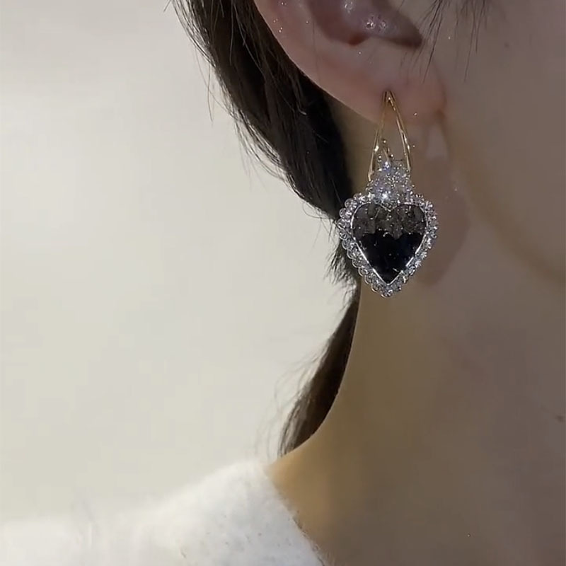 鑲鑽綠色/黑色氣質愛心耳環