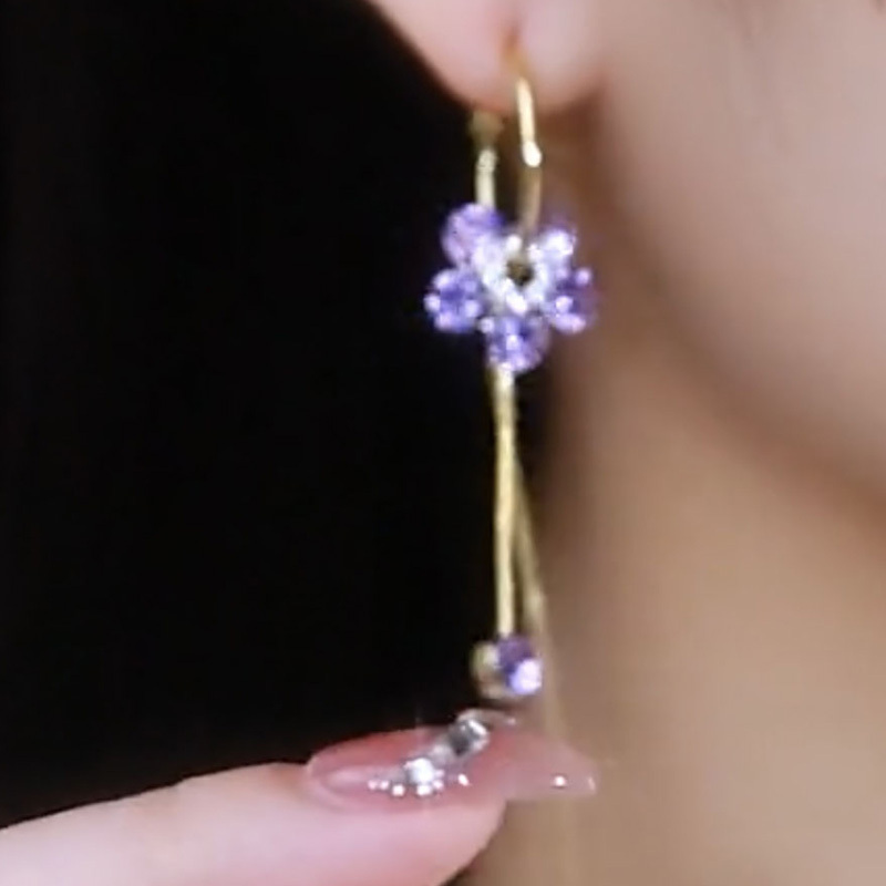 紫色花朵鋯石耳環