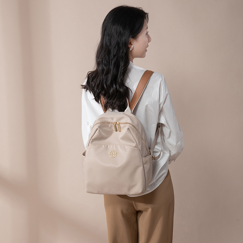 休閒旅行輕便大容量後背包