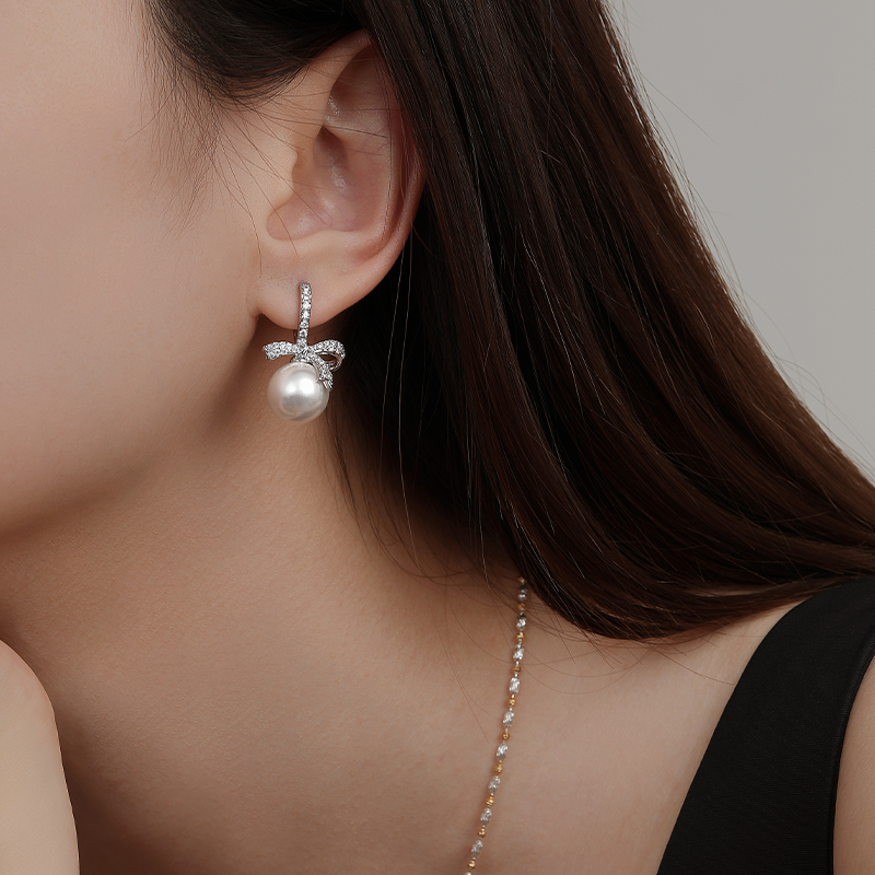 微鑲鋯石蝴蝶結珍珠耳環