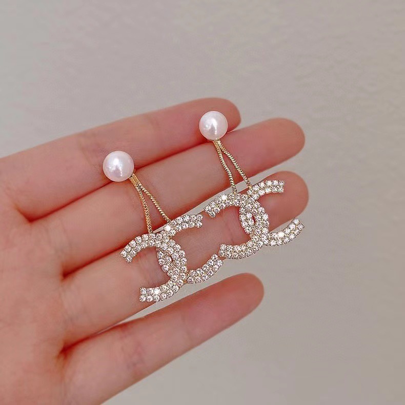 珍珠輕奢個性雙C耳環   