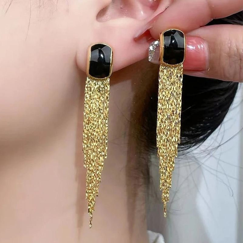 大氣輕奢金屬風流蘇耳環