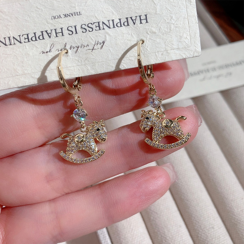 馬年超閃鑲鑽氣質耳環