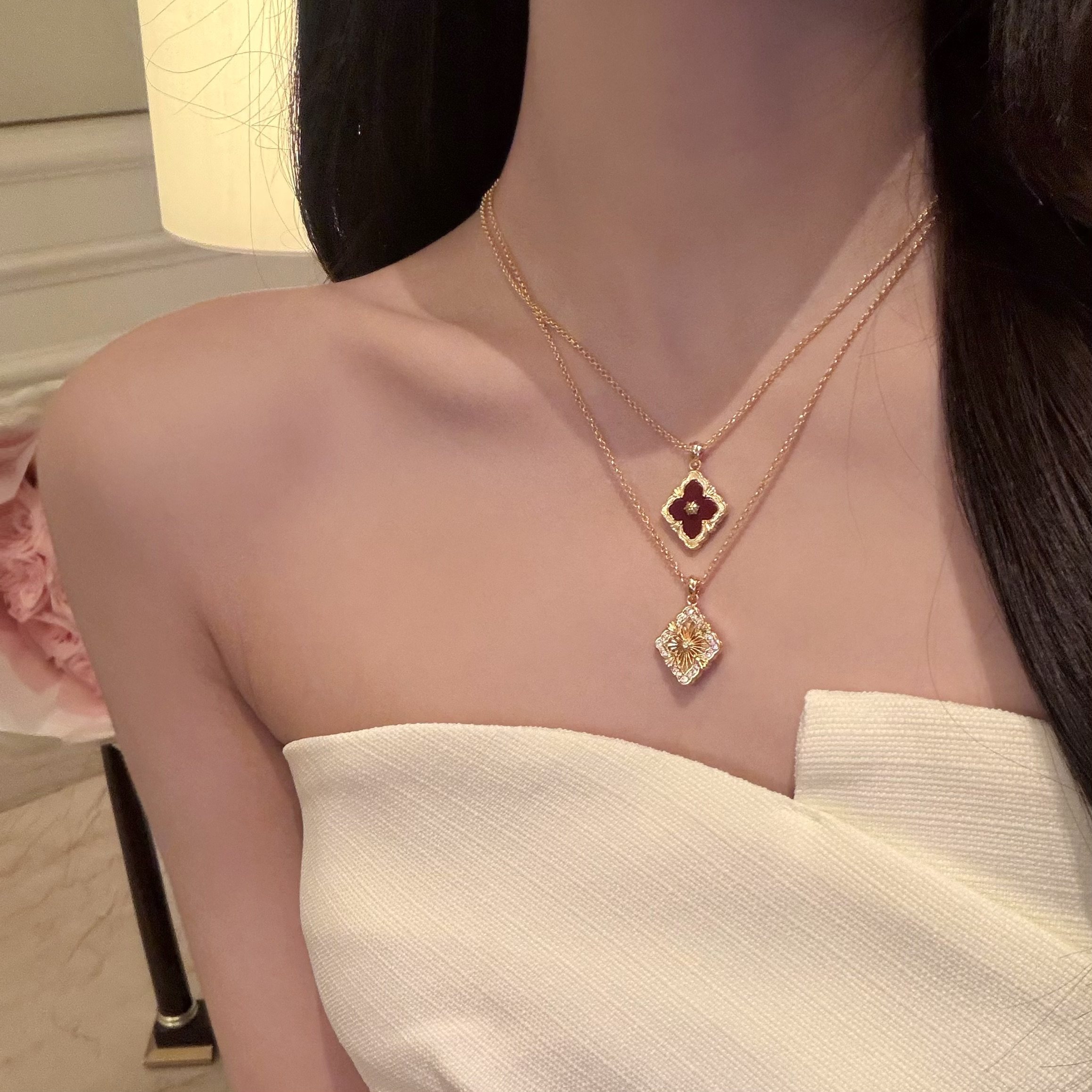 拉絲貝母四葉草雙面鎖骨錬