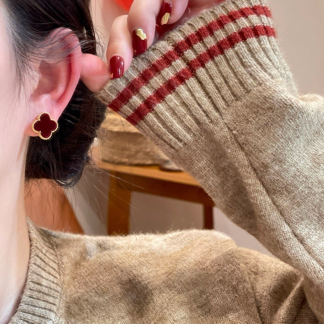 安克拉紅四葉草珍珠耳環