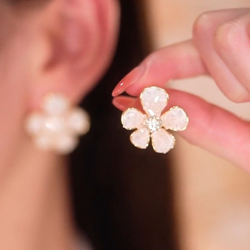 粉紅色水晶花朵耳環