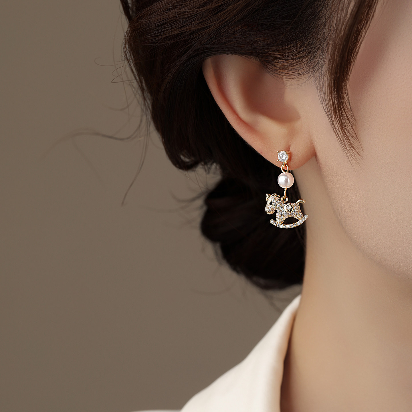 馬年金色滿鑽小馬珍珠耳環