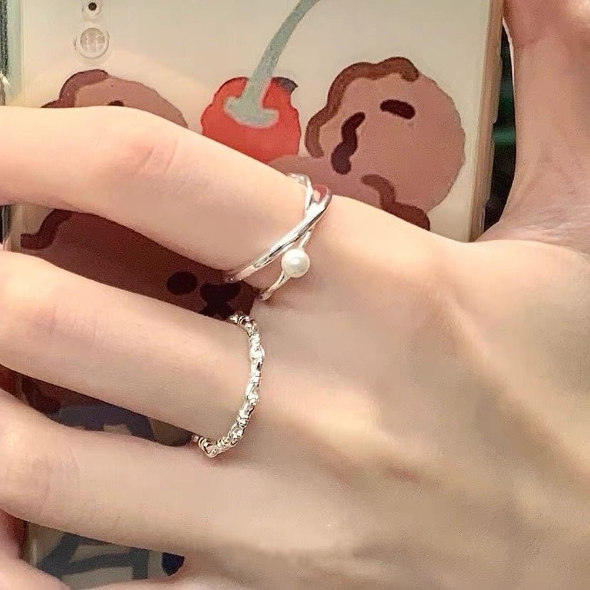 極簡高級感珍珠交叉戒指組