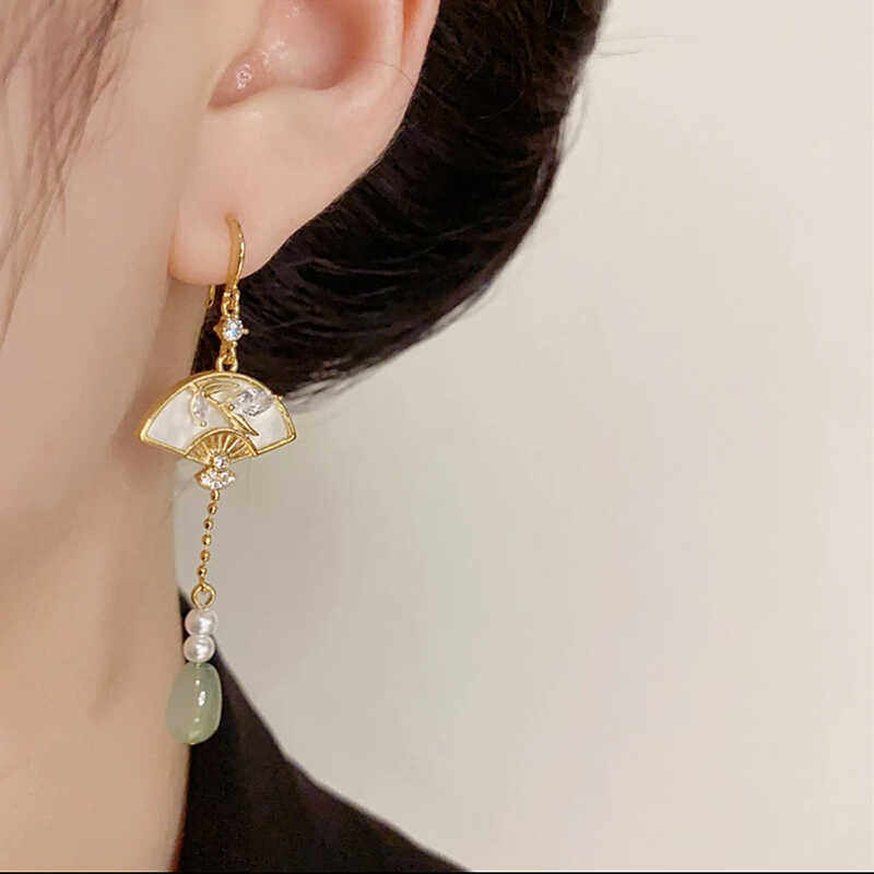 復古扇形和田玉耳環