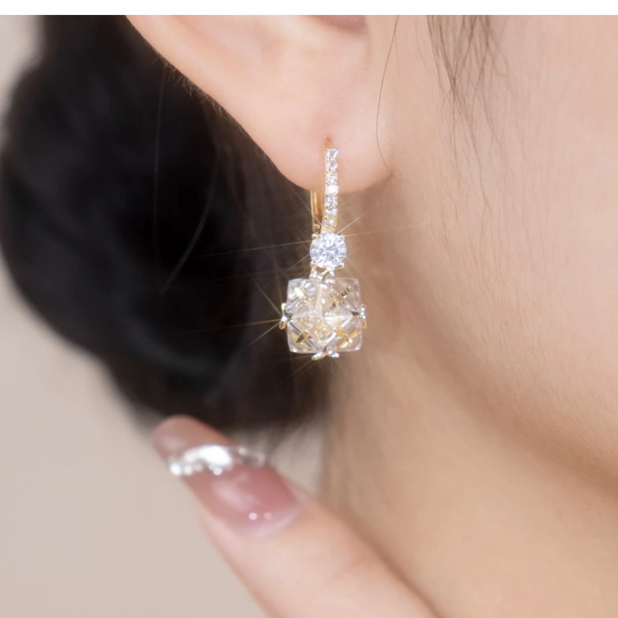 精緻純銀鋯石耳環