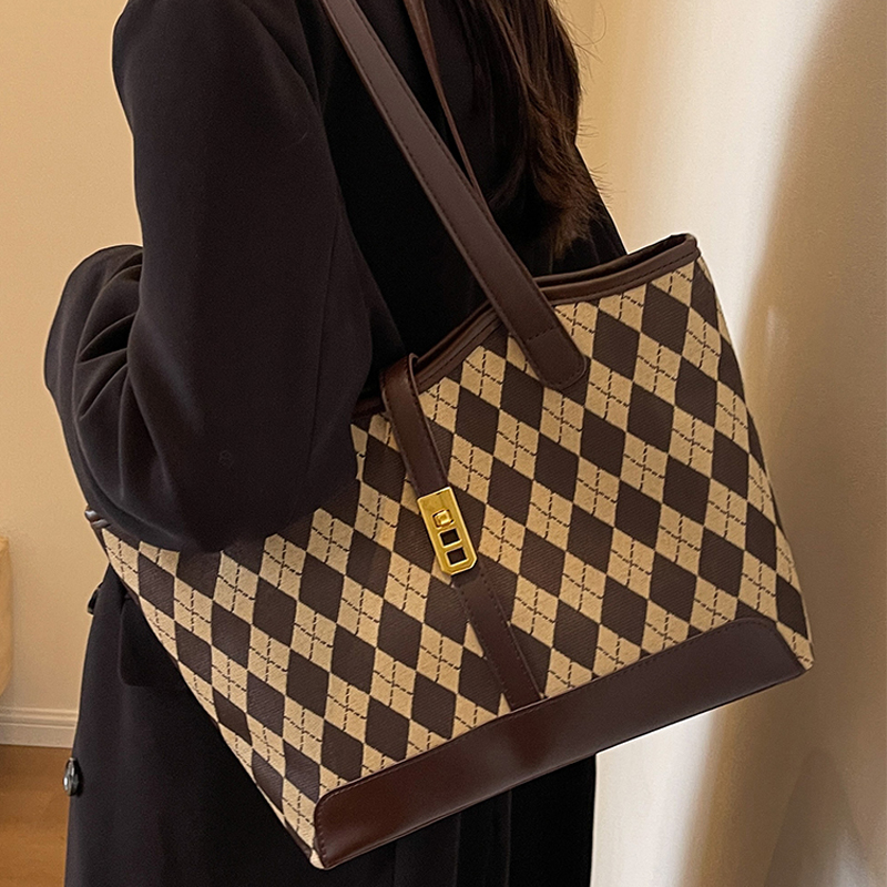 大容量質感菱格 通勤托特包