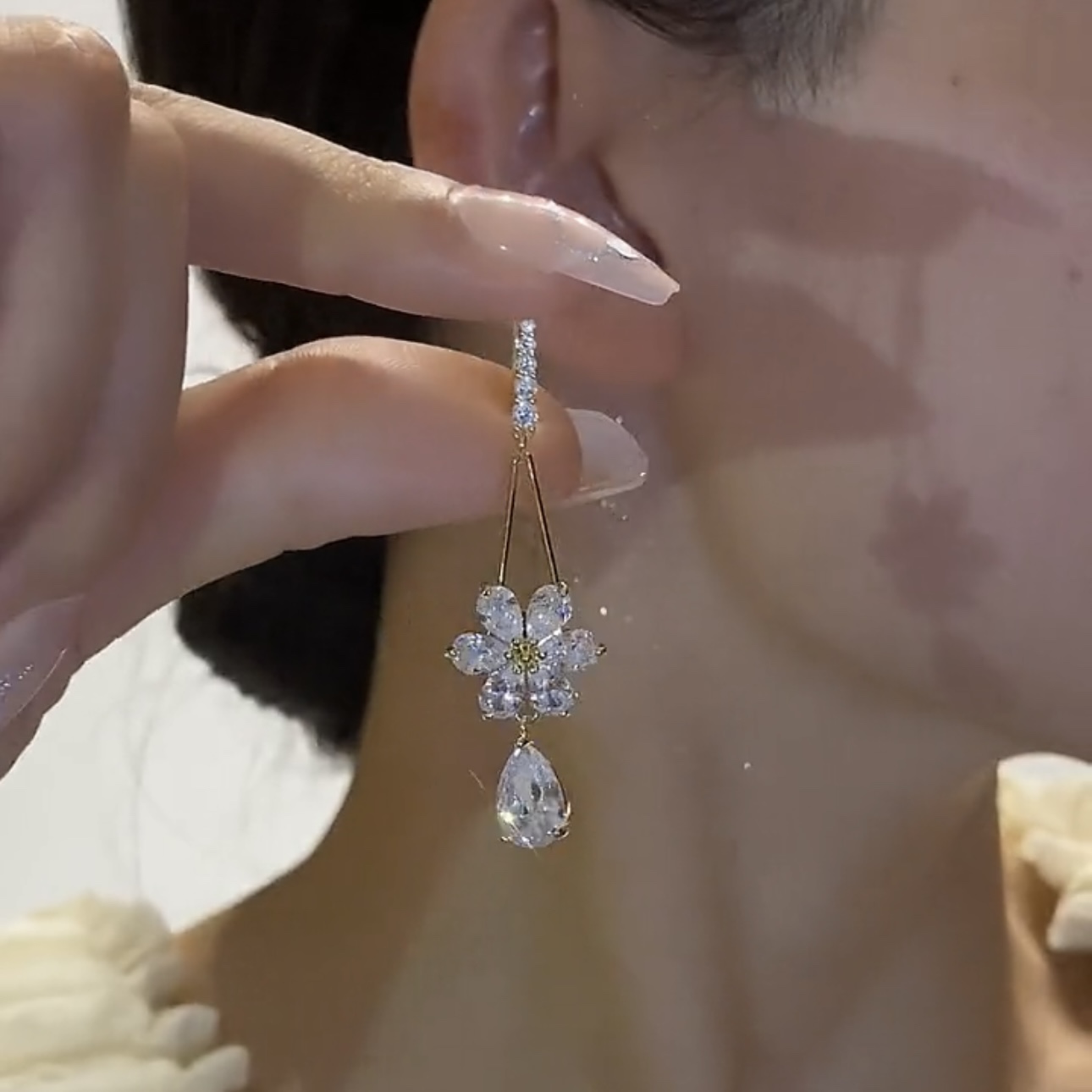 時尚鋯石花朵流蘇耳環