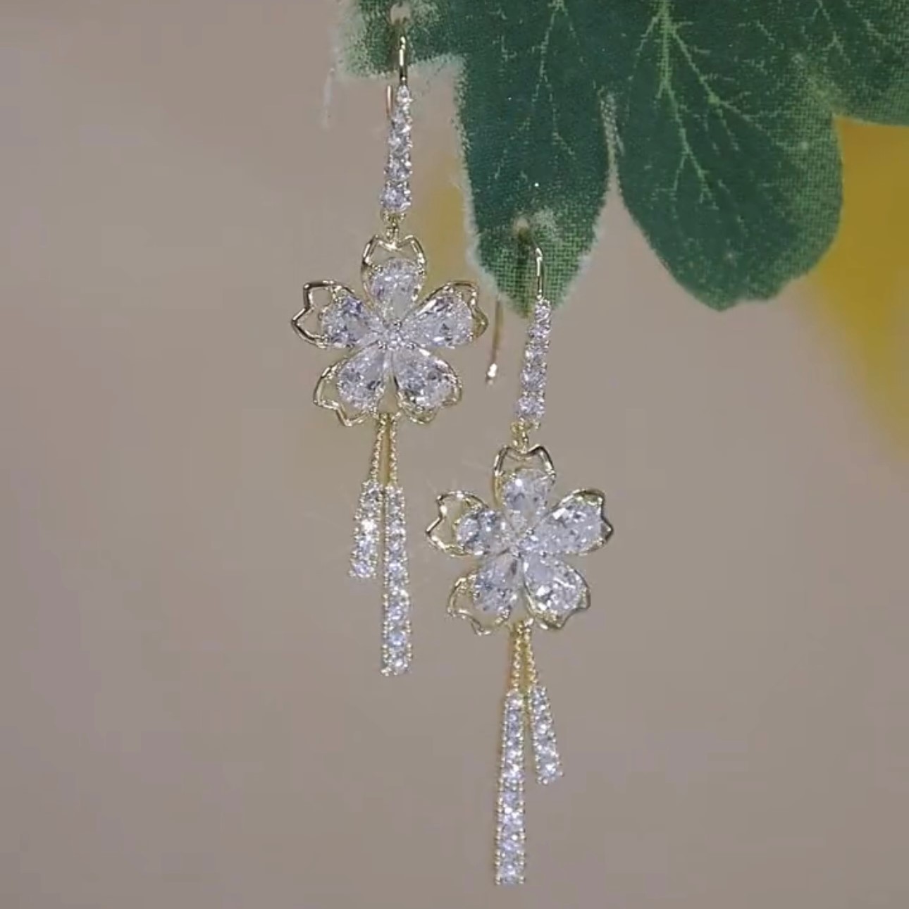 鋯石水晶花朵流蘇耳環