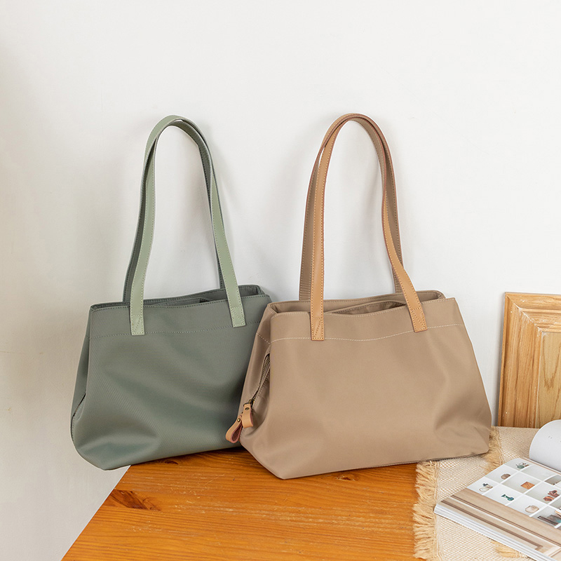 新款大容量單肩斜挎通勤包