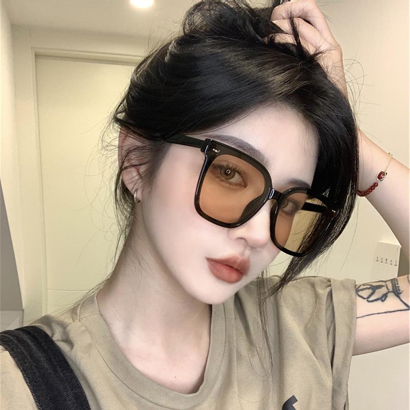    復古大黑框茶色方形顯脸墨鏡  （情侣同款）