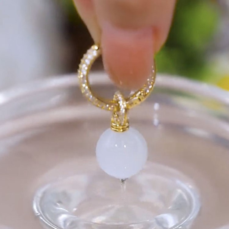新款氣質貓眼石耳環