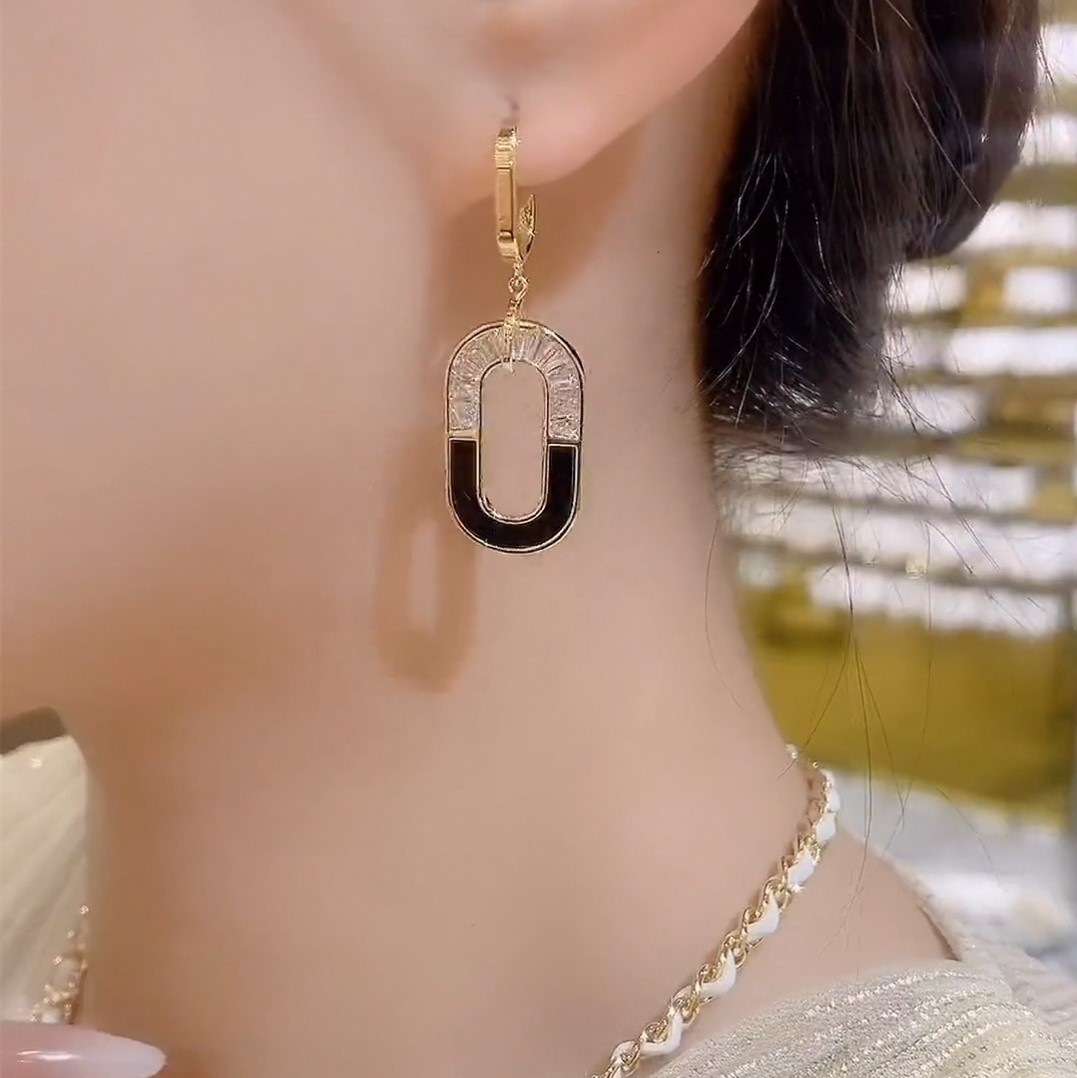 S925銀針黑色U形耳環