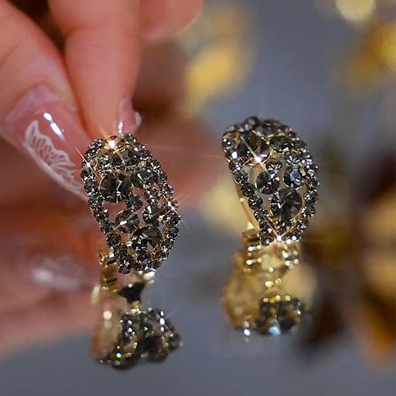 黑色锆石轻奢耳環