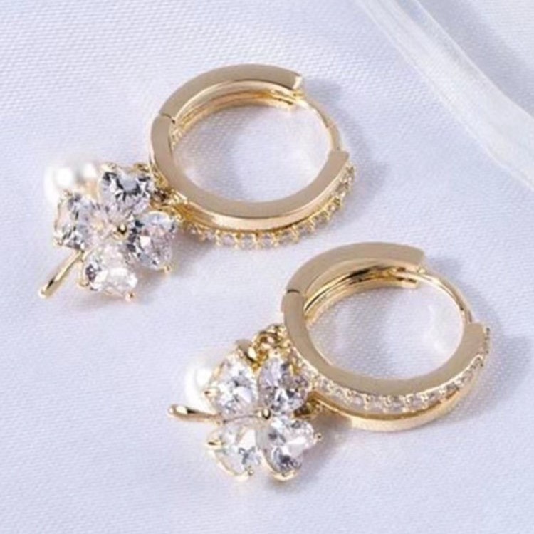 新款時尚珍珠四葉草鋯石耳環