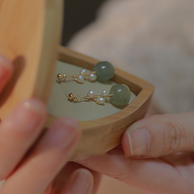 珍珠和田玉石耳環