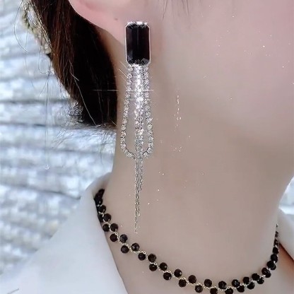 輕奢黑色流蘇耳環