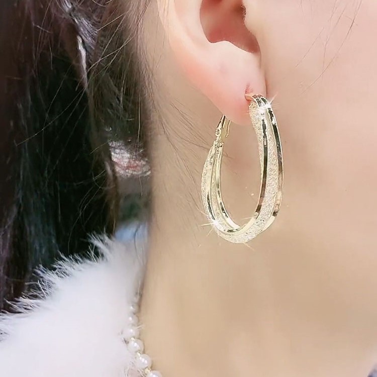 大耳圈橢圓水晶耳環