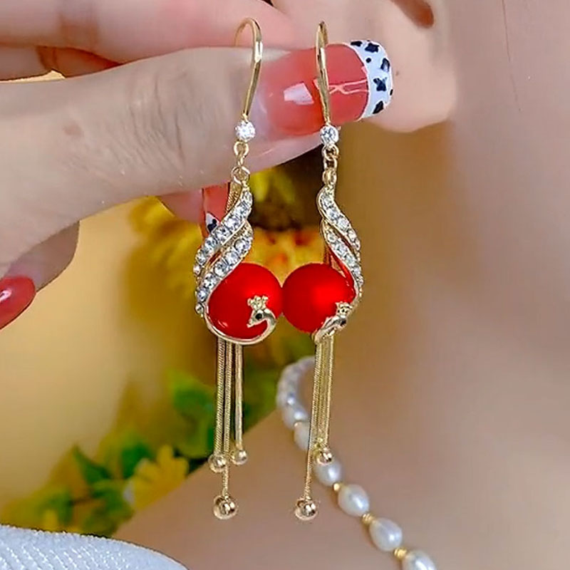 新潮長款紅孔雀流蘇耳環