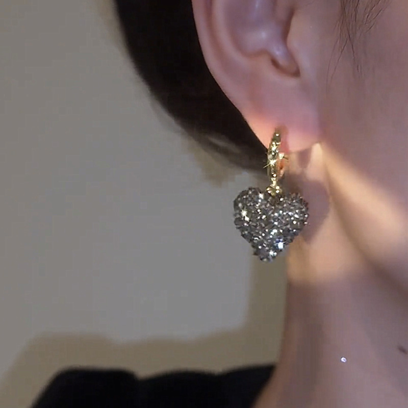 輕奢灰滿鑽愛心s925銀耳環   