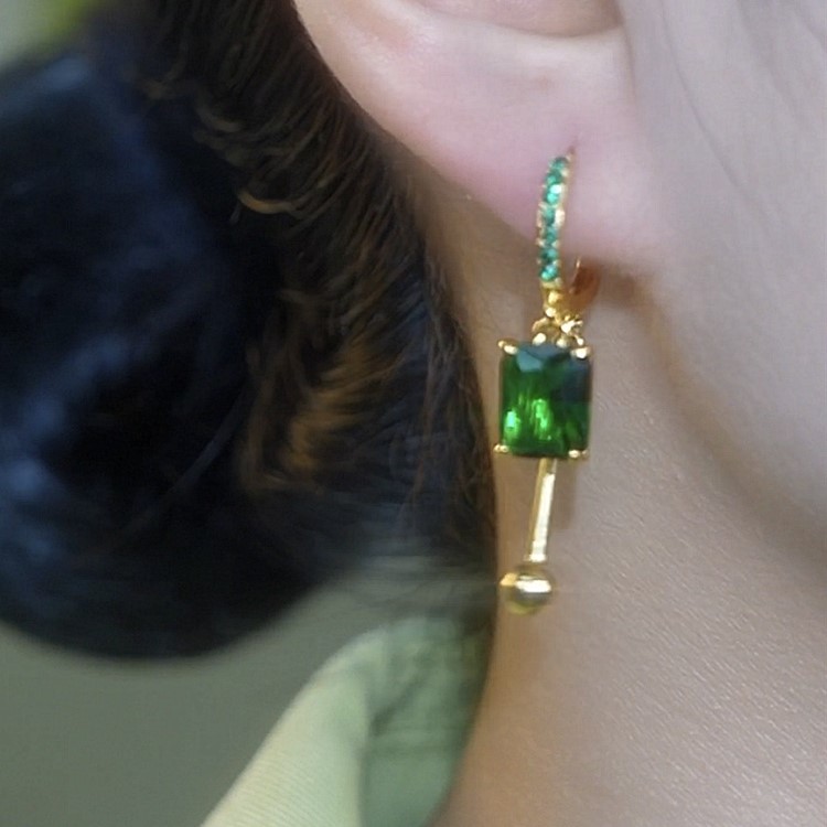 高級感祖母綠水晶鋯石耳環