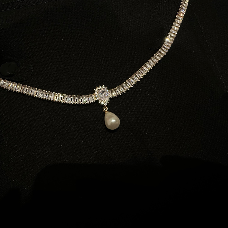 「在逃公主」新款滿鑽水滴珍珠鎖骨項錬