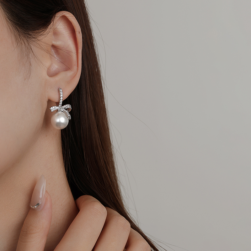 微鑲鋯石蝴蝶結珍珠耳環