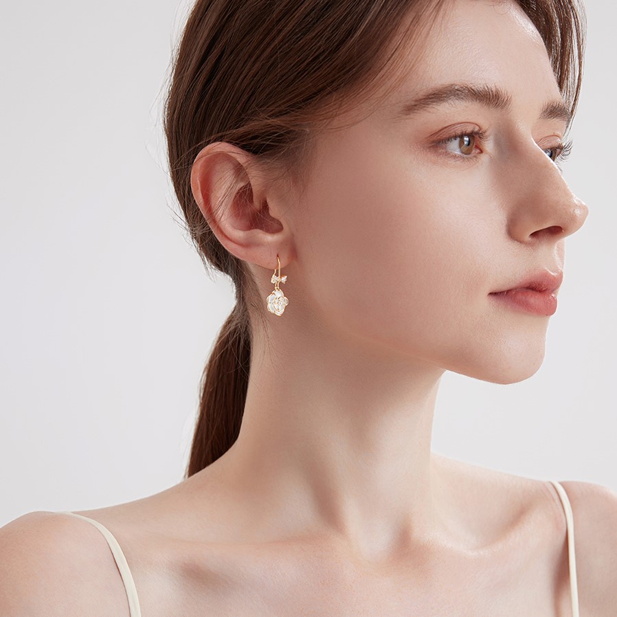 白色花朵蝴蝶結耳環     