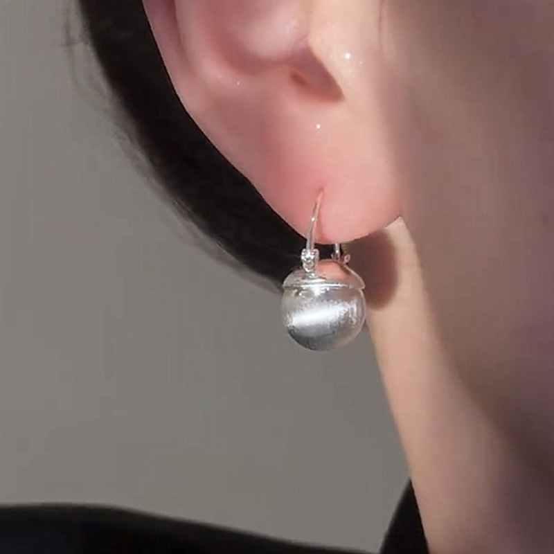 新潮拉絲圓球耳環