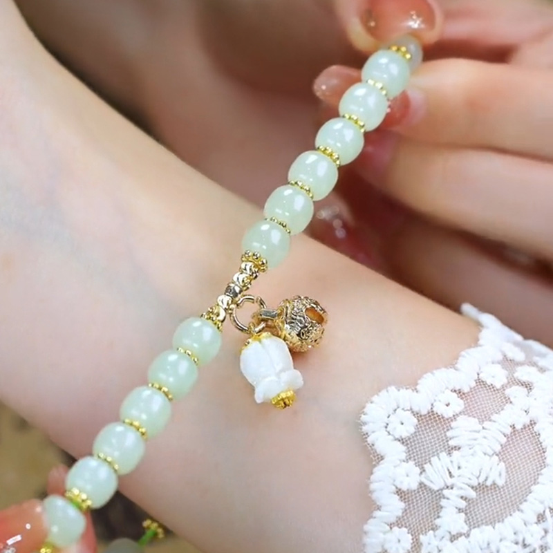 鈴蘭花鈴鐺和田玉手串