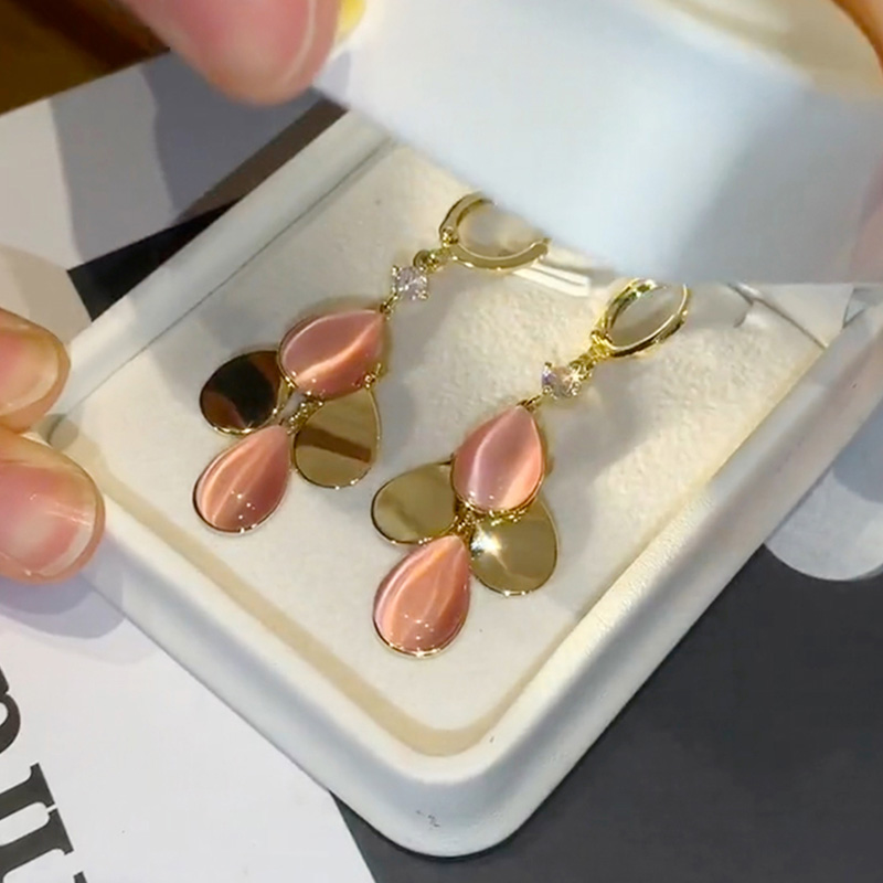 粉粉貓眼石亮片耳環