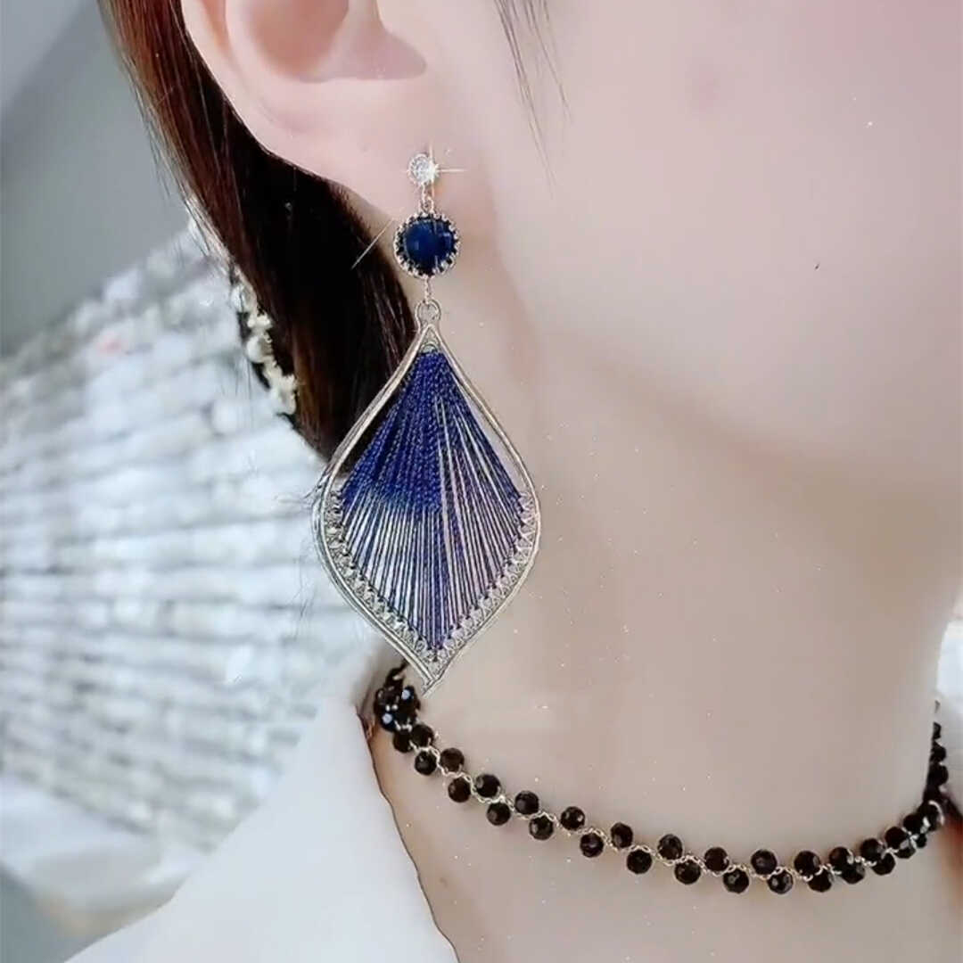 克萊因藍色孔雀尾流蘇耳環