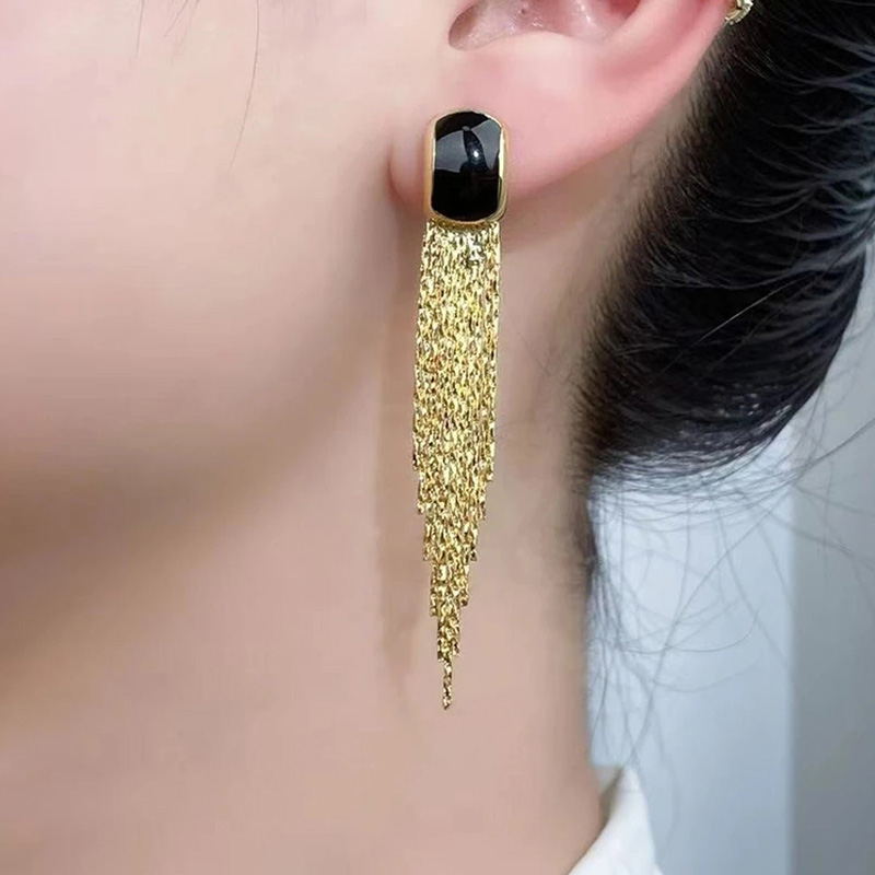 大氣輕奢金屬風流蘇耳環