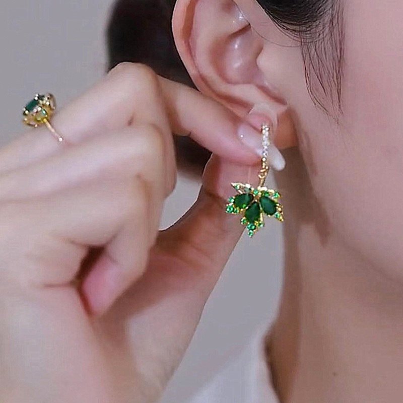 绿色枫叶银针耳环-FANYIACC