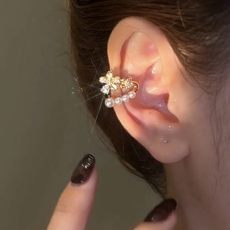 微鑲鋯石溫柔花朵珍珠耳骨夾【無耳洞】