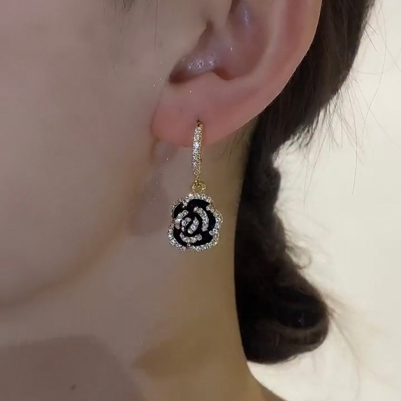 黑色玫瑰花耳扣耳環