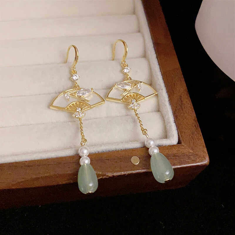 復古扇形和田玉耳環