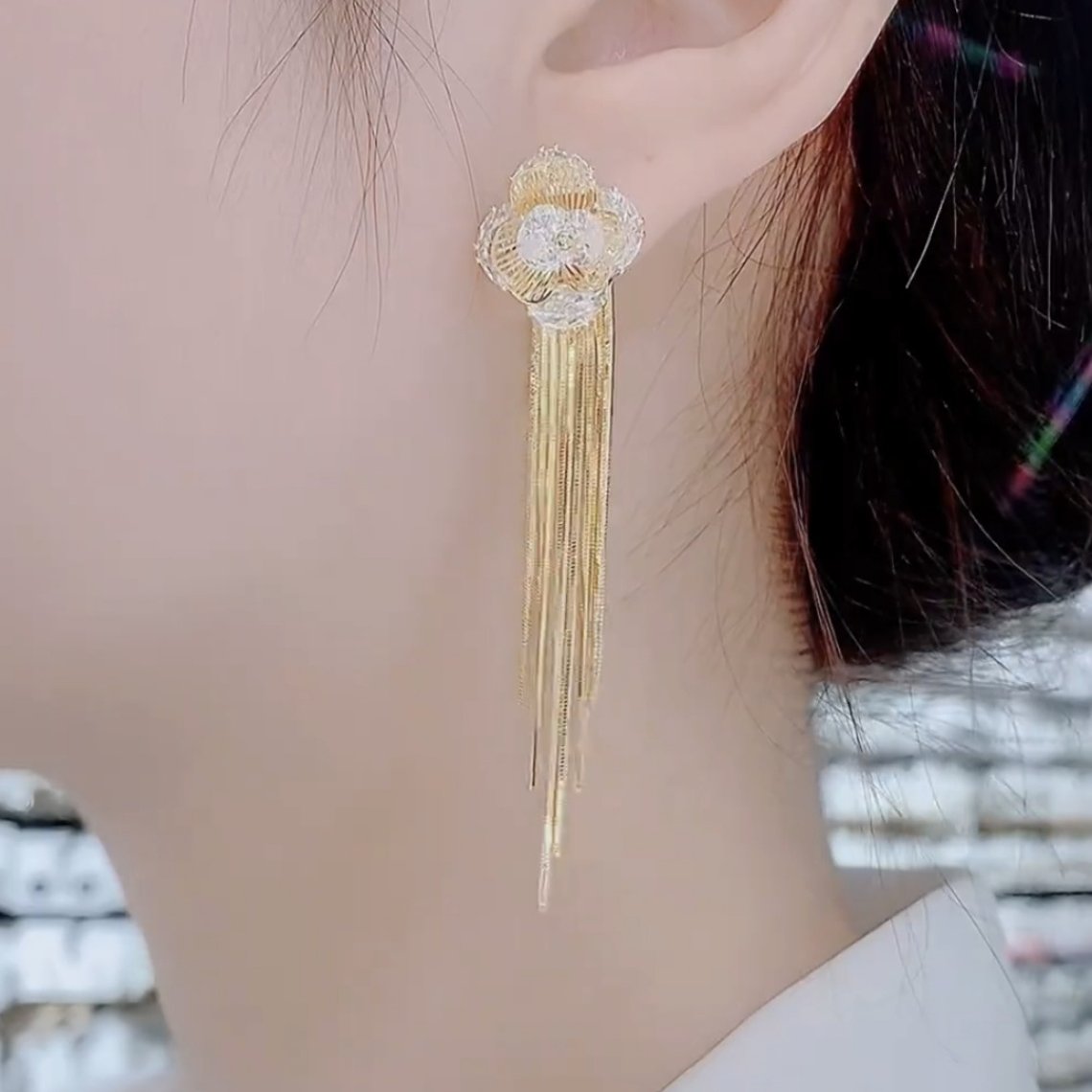 金色鑲鑽四葉花流蘇耳環