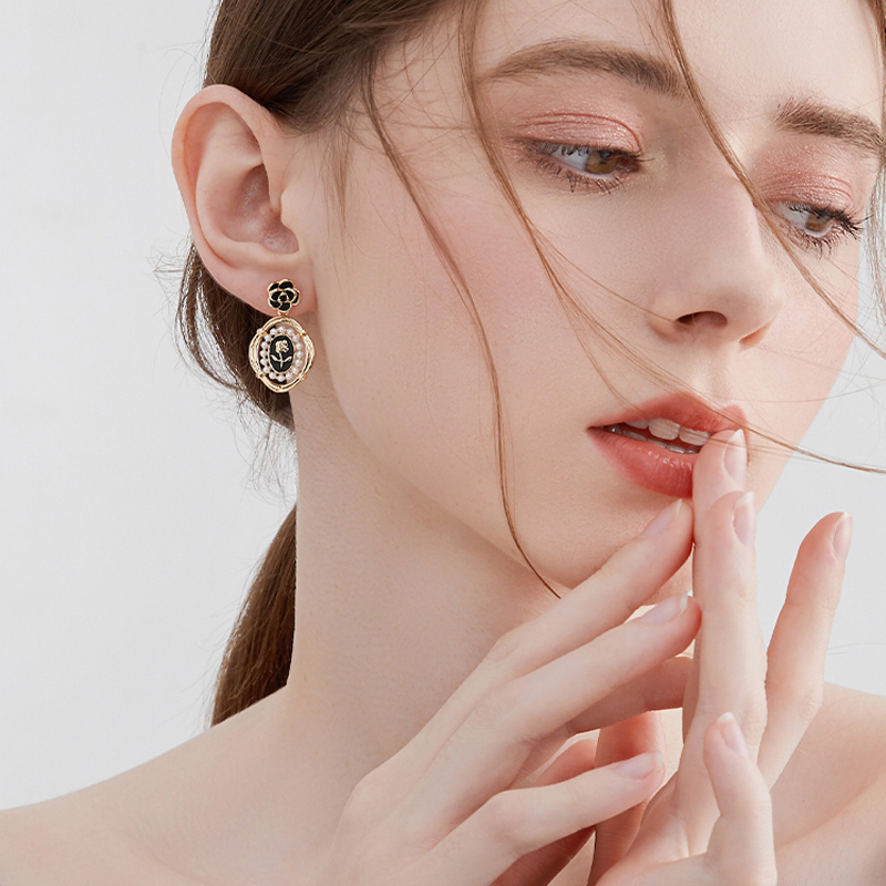 復古法式山茶花耳環    時尚 百搭  金色