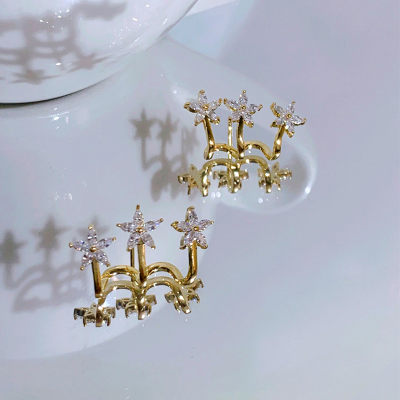 三顆小花輕奢耳環  