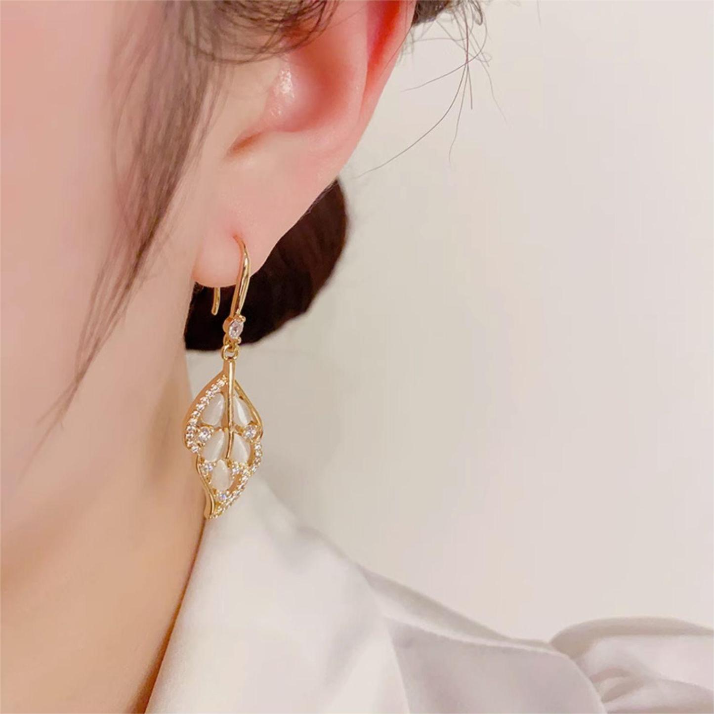 「金枝玉葉」貓眼石鋯石耳環
