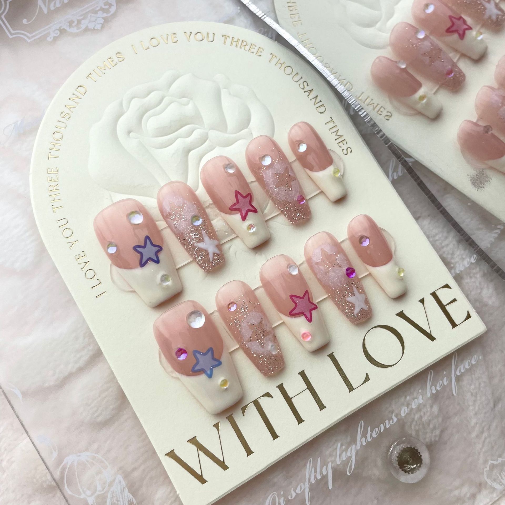 手工穿戴甲 | 可愛星星穿戴式美甲